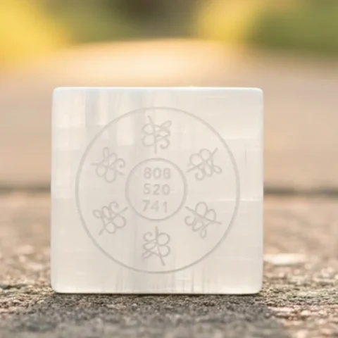 Selenite Charging Plate